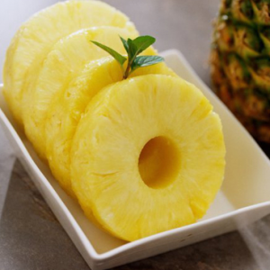 Carpaccio di ananas al naturale