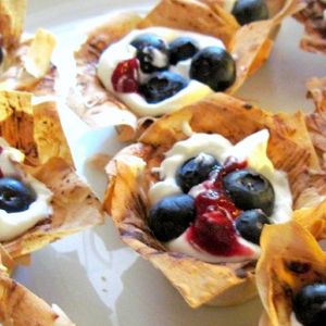 Tortino con crema e frutta mista/frutti di bosco